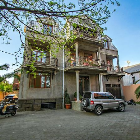 Nana'S Guesthouse Batumi Exterior foto