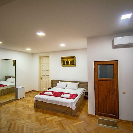 Nana'S Guesthouse Batumi Exterior foto